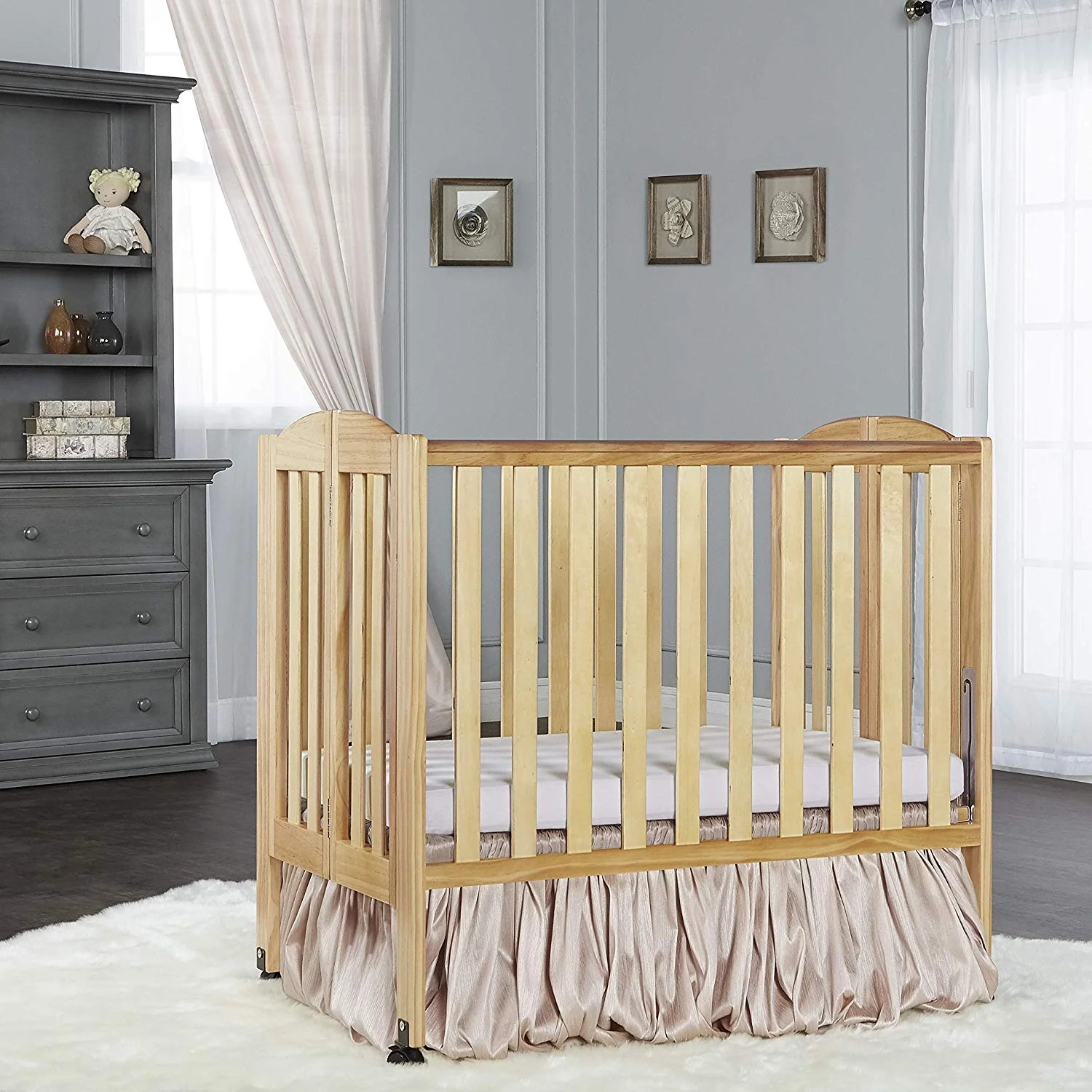 MINI Baby Crib - 1.5" Mattress Pad & Sheet included - Image 6